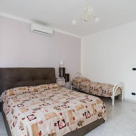Isidoro Holidays Sant Isidoro (Apulia)
