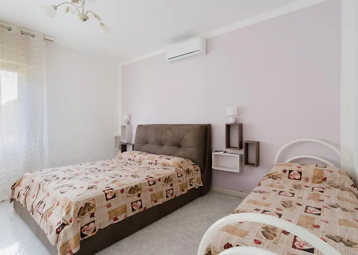 Isidoro Holidays * Sant Isidoro (Apulia)